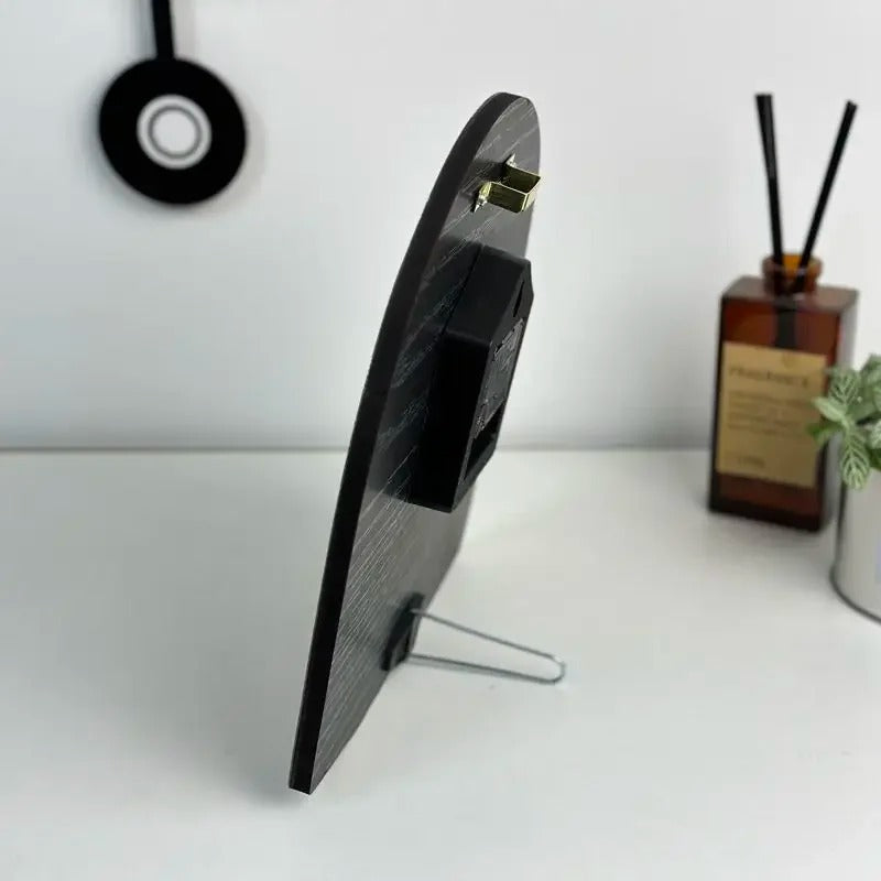 Style Cartoon Tabletop Clock