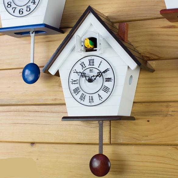 A detailed look at this with Oiseau Qui Sort Cuckoo Clock, where everyday timekeeping meets distinctive home style.