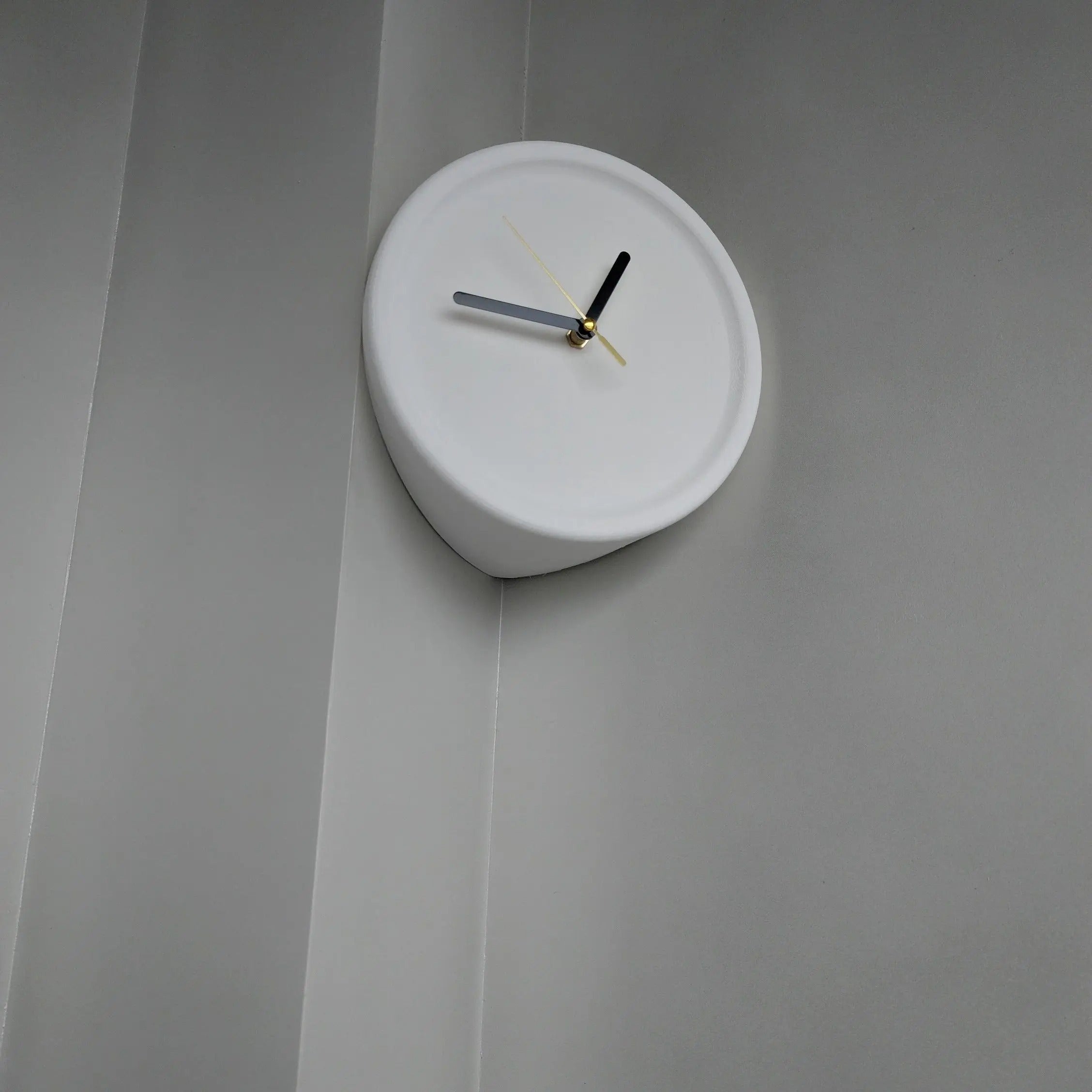 Corner Clock