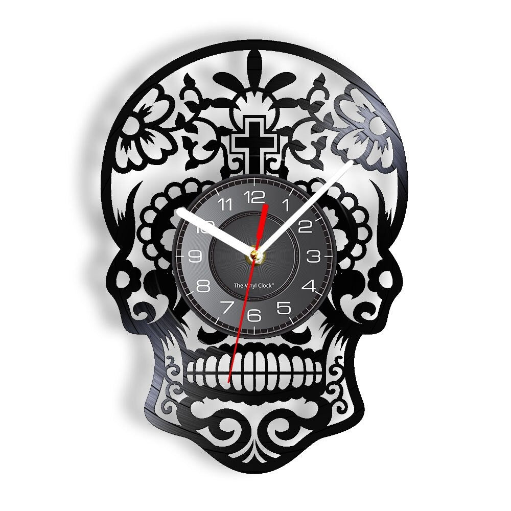 This Skull Vinyl Record Clock adds a tailored balance of function and visual interest to home decor.