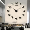 This Horloges XXL brings a polished clock design and decorative character to the wall.