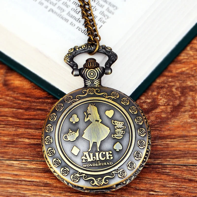 Alice au Pays of the Merveilles Pocket Watch