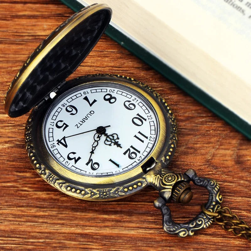 Alice au Pays of the Merveilles Pocket Watch