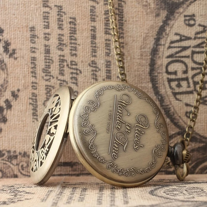 Alice au Pays of the Merveilles Pocket Watch